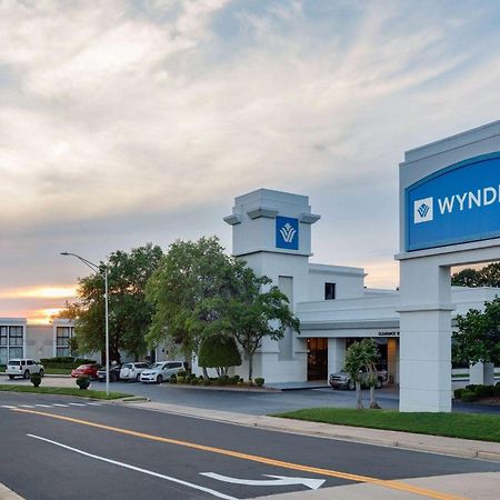 Wyndham Riverfront Hotel Little Rock Exterior foto