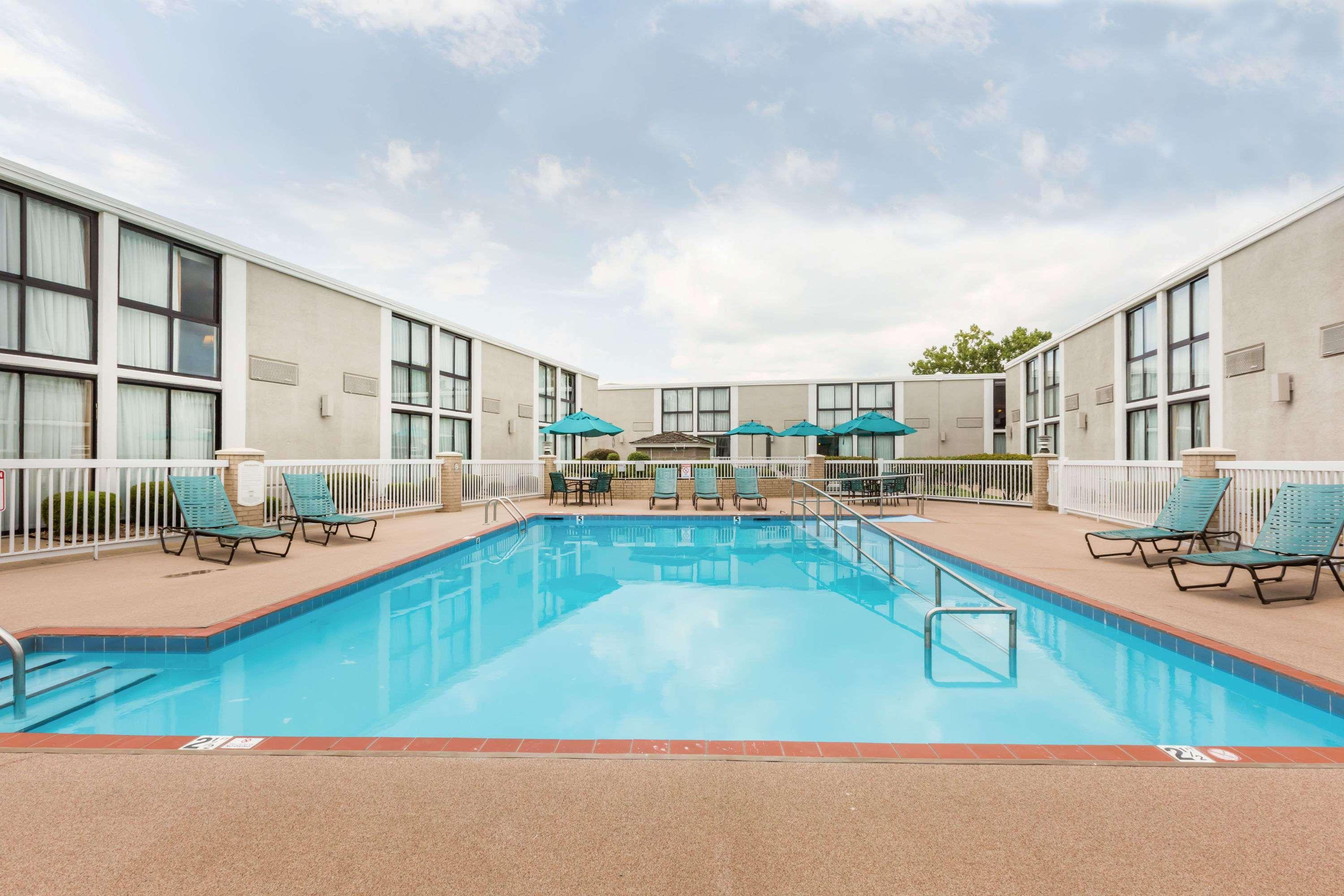Wyndham Riverfront Hotel Little Rock Exterior foto